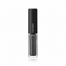 L'Oréal Paris Infallible Eyeshadow Paint in shade 203 Iconic Silver with intense silver pigment and a long-lasting metallic finish.