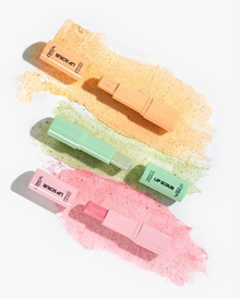 Texture of L'Oréal Paris Lip Spa Exfoliating Lip Scrub showcasing its exfoliating formula with a smooth, conditioning consistency.