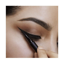 Max Factor Masterpiece High Precision Liquid Eyeliner 001 Velvet Black with an ultra-fine precision tip, rich black pigment, and quick-drying long-lasting formula.