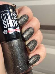 Maybelline Color Show Nail Polish in shade 443 Suit And Sensibility with a smooth formula and a glossy, long-lasting finish.