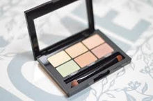 Maybelline Master Camo Correcting Concealer Palette in Medium designed to neutralize redness, dark circles, and uneven skin tone.