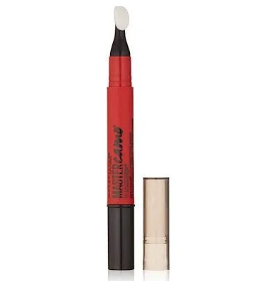 Maybelline Master Camo Colour Correcting Pen in Red designed to neutralize blue and purple undertones for an even complexion.