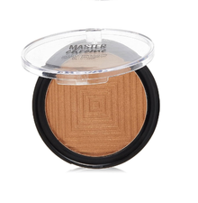 Maybelline Master Chrome Highlighting Powder shade 150 Molten Bronze delivering a rich bronze shimmer with a smooth, blendable powder formula.