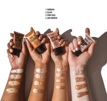 NYX Born To Glow Liquid Illuminator Gleam featuring a blendable formula for a natural-looking glow.